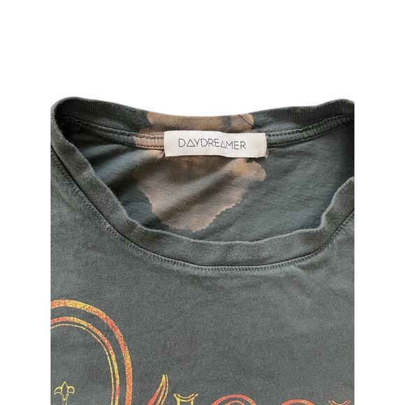 Queen Daydreamer LA Rock Band Grunge USA Black Gray Graphic Shirt Women’s XS - Picture 3 of 9